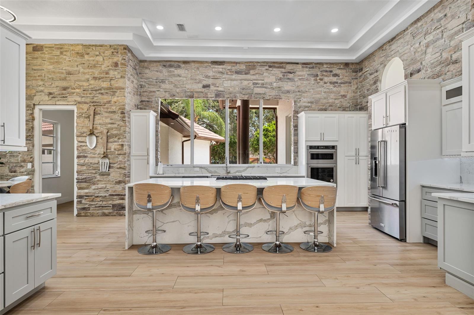 TIFFANY LAKE MANORS - Residential