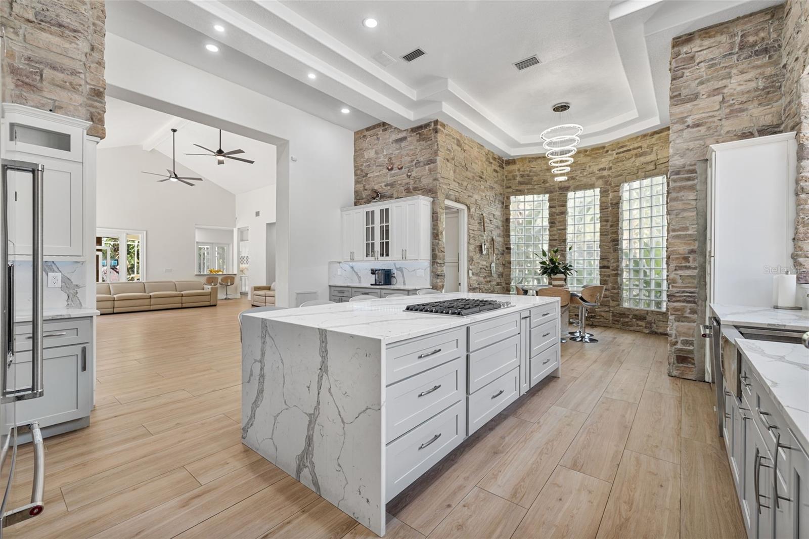 TIFFANY LAKE MANORS - Residential