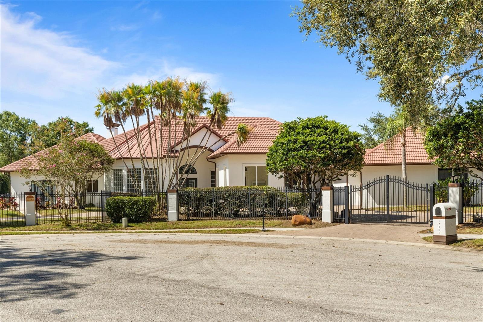TIFFANY LAKE MANORS - Residential