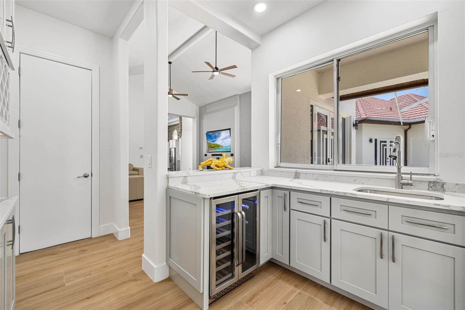 TIFFANY LAKE MANORS - Residential