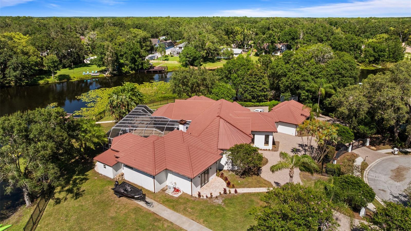 TIFFANY LAKE MANORS - Residential