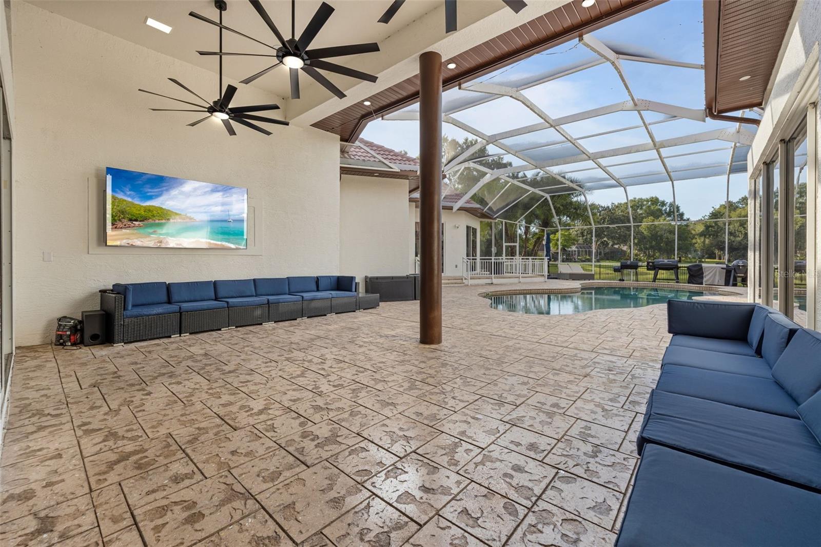 TIFFANY LAKE MANORS - Residential