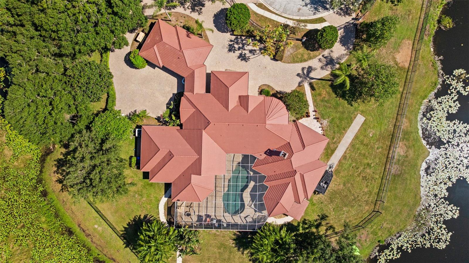 TIFFANY LAKE MANORS - Residential