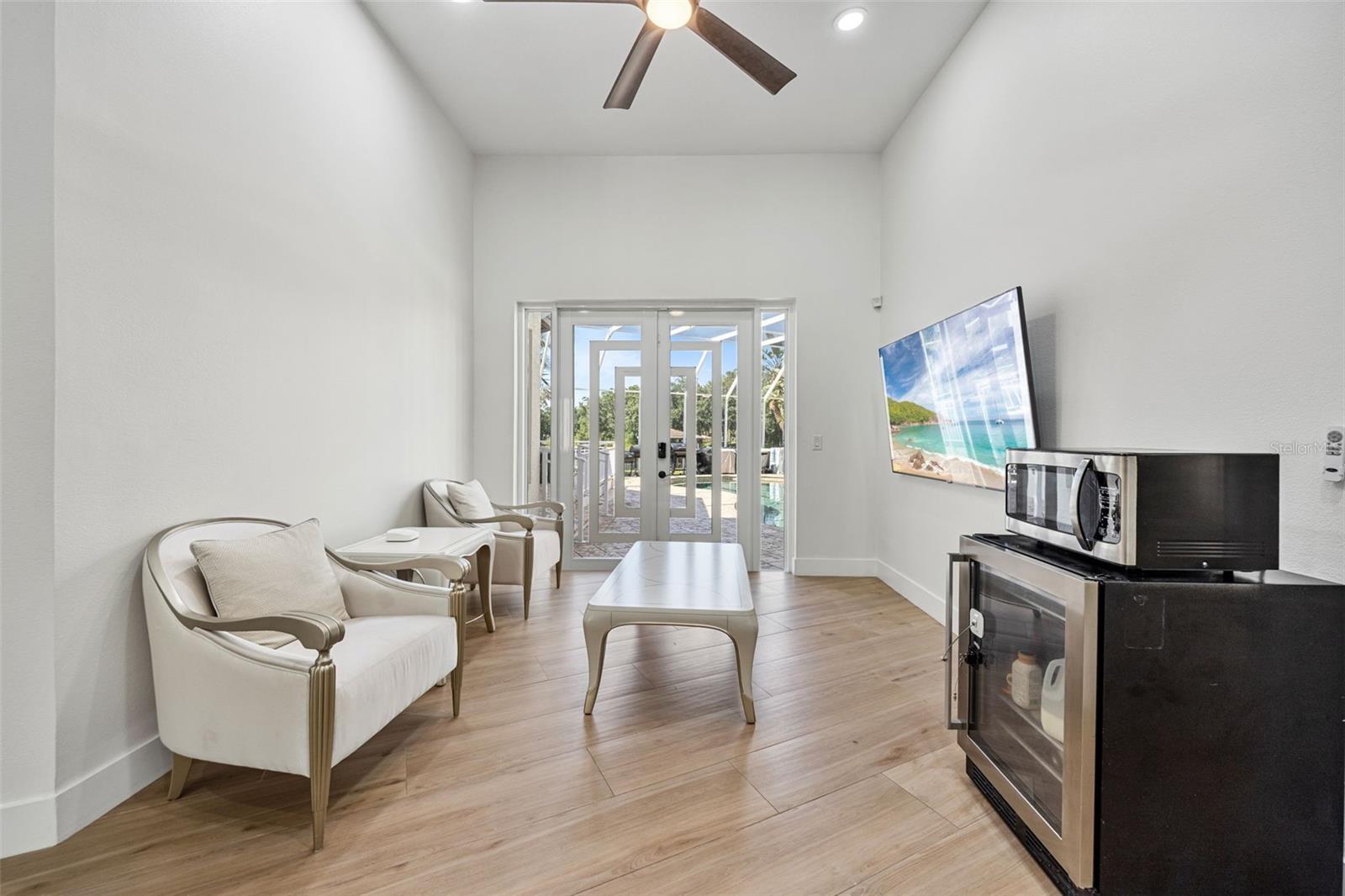 TIFFANY LAKE MANORS - Residential
