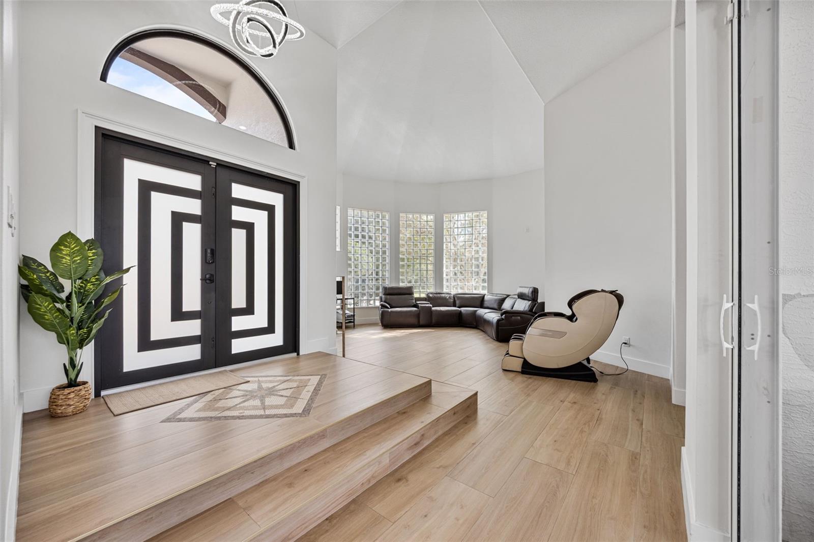 TIFFANY LAKE MANORS - Residential