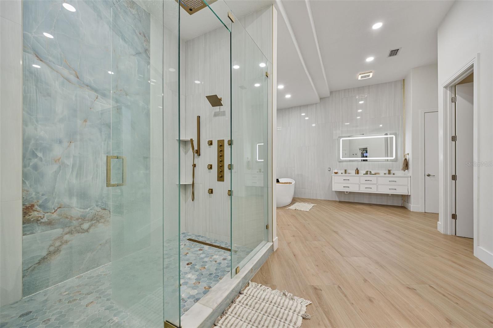 TIFFANY LAKE MANORS - Residential