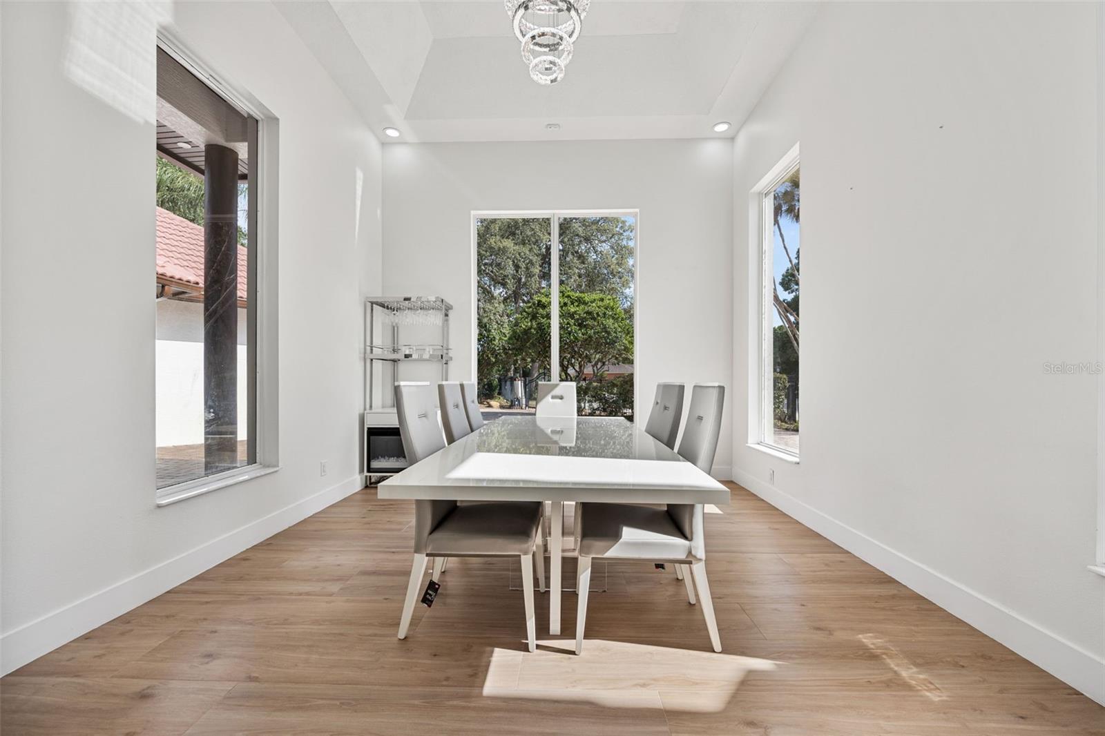TIFFANY LAKE MANORS - Residential
