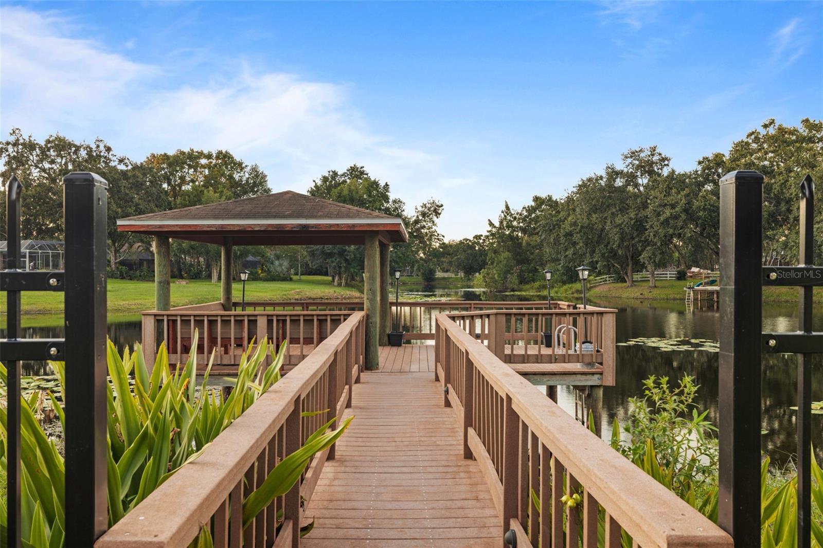 TIFFANY LAKE MANORS - Residential