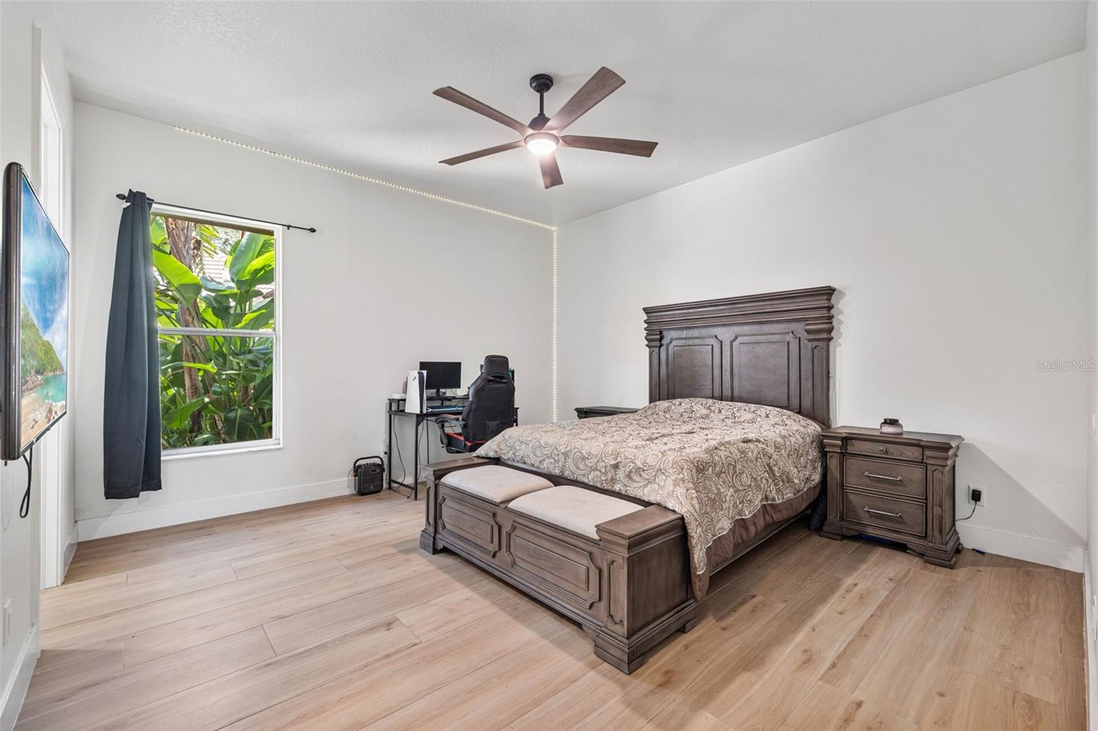 TIFFANY LAKE MANORS - Residential