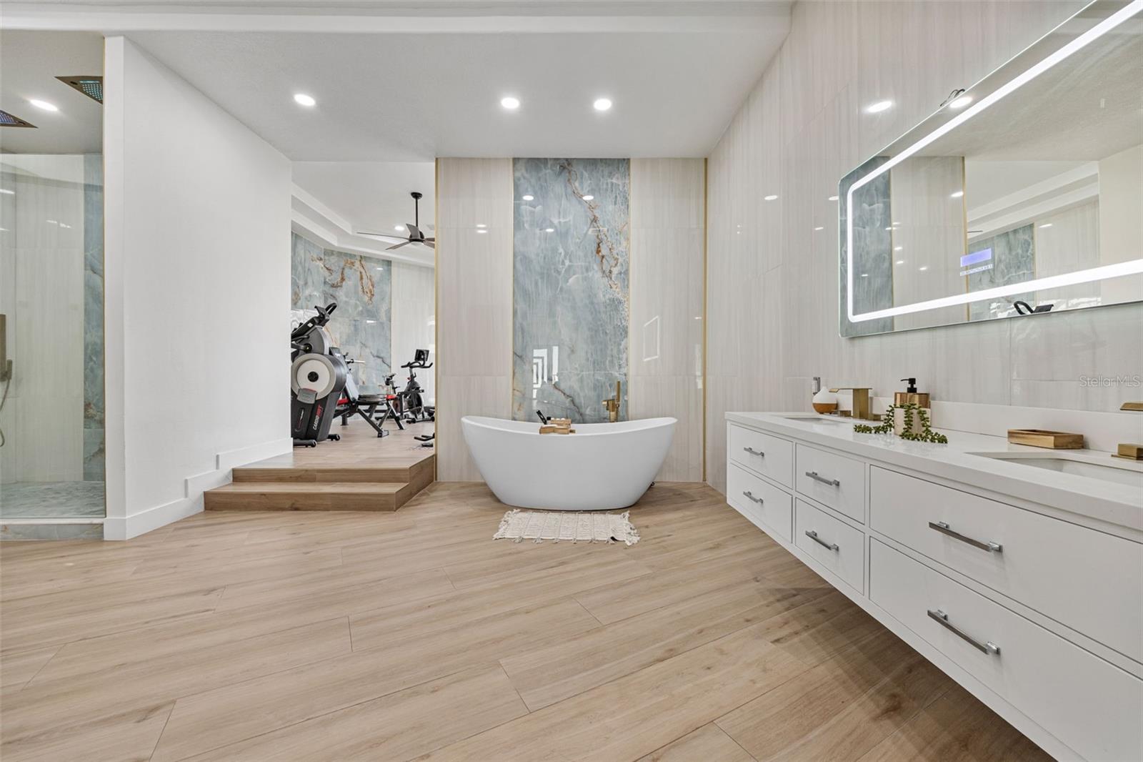 TIFFANY LAKE MANORS - Residential