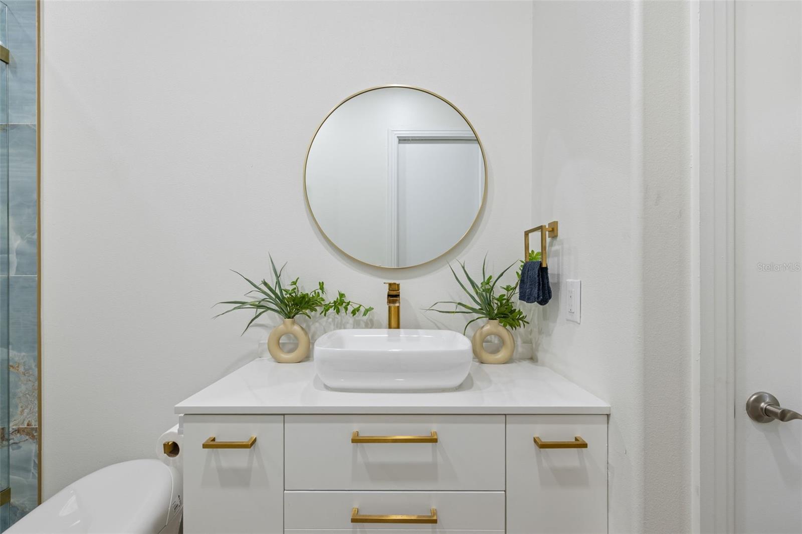 TIFFANY LAKE MANORS - Residential