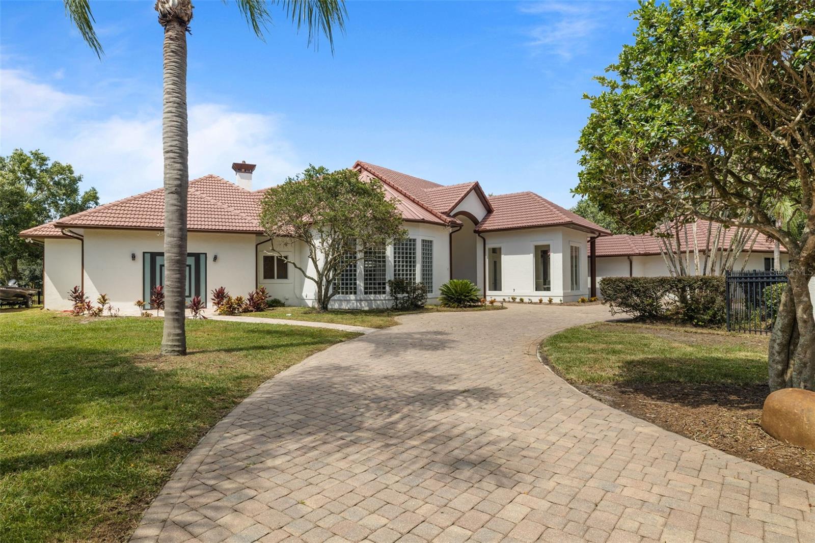TIFFANY LAKE MANORS - Residential