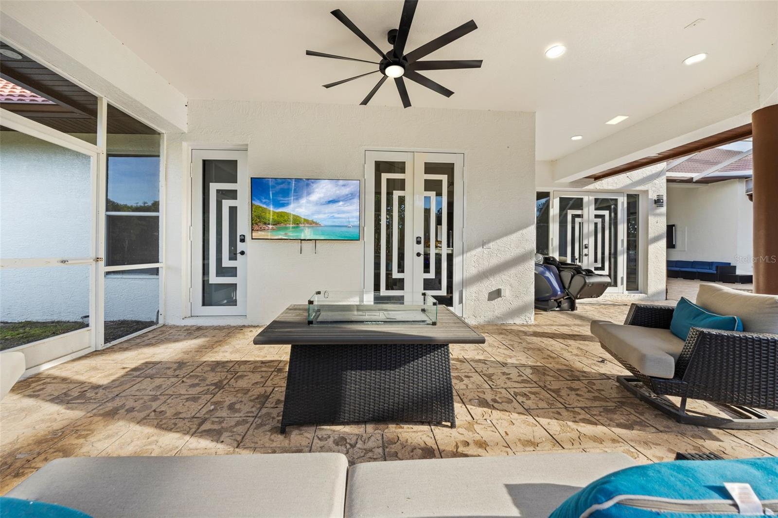 TIFFANY LAKE MANORS - Residential