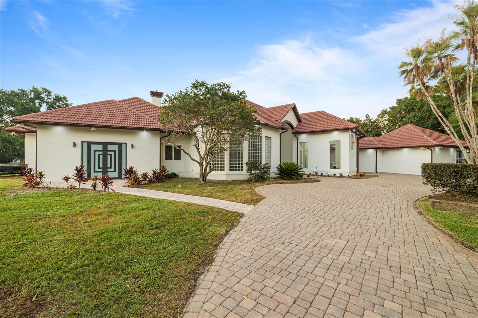 TIFFANY LAKE MANORS - Residential