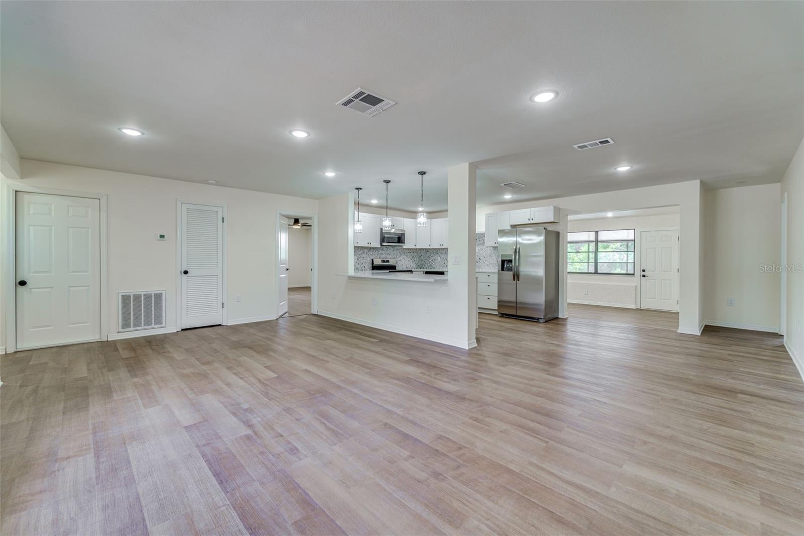 11480 GENTER DRIVE