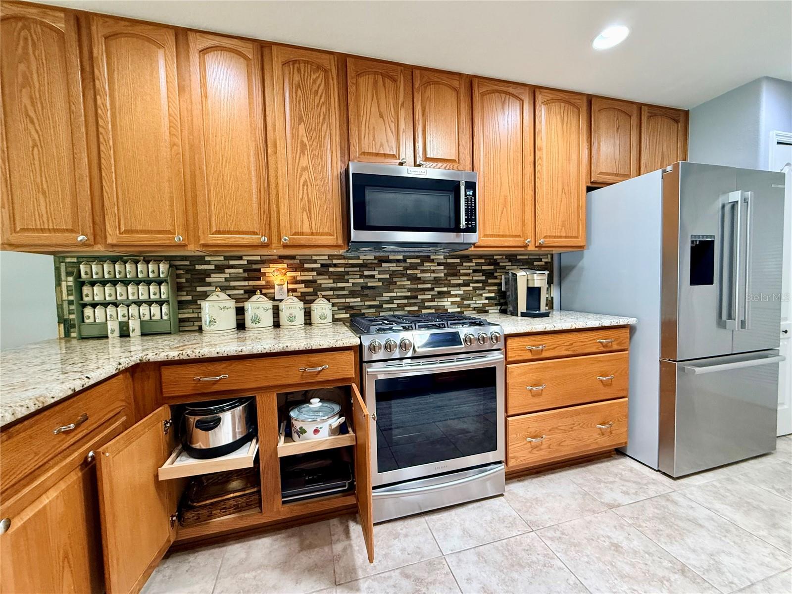 SUMMERGLEN - Residential