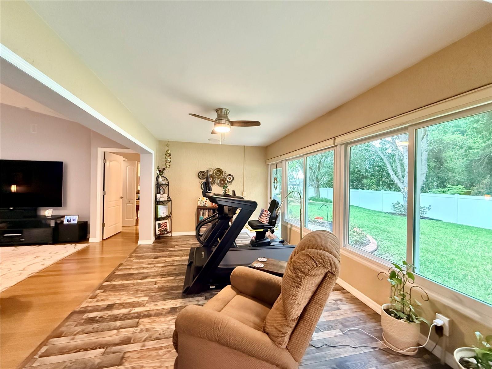 SUMMERGLEN - Residential