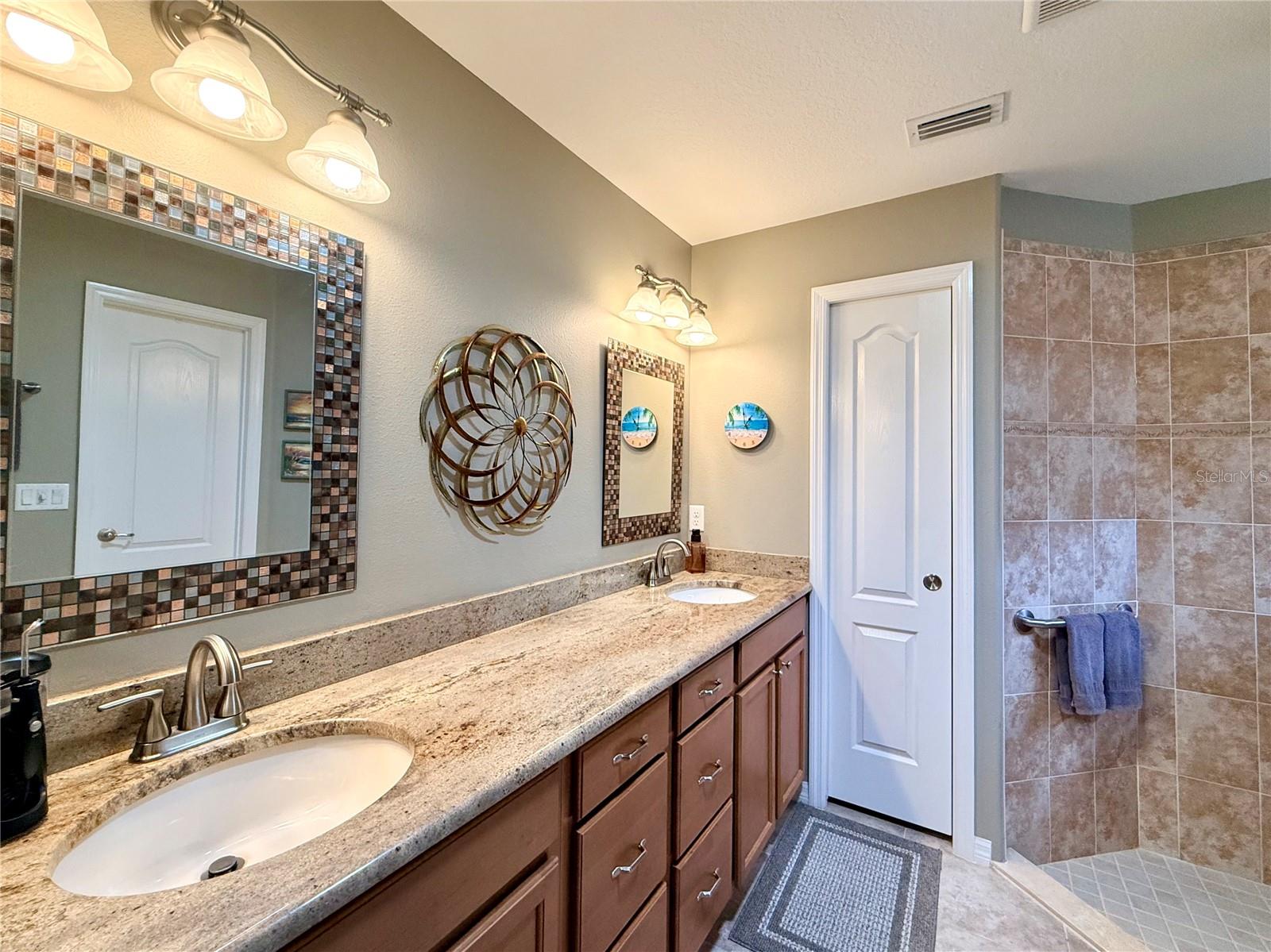 SUMMERGLEN - Residential