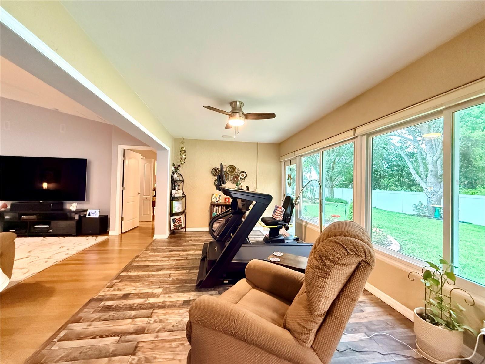 SUMMERGLEN - Residential