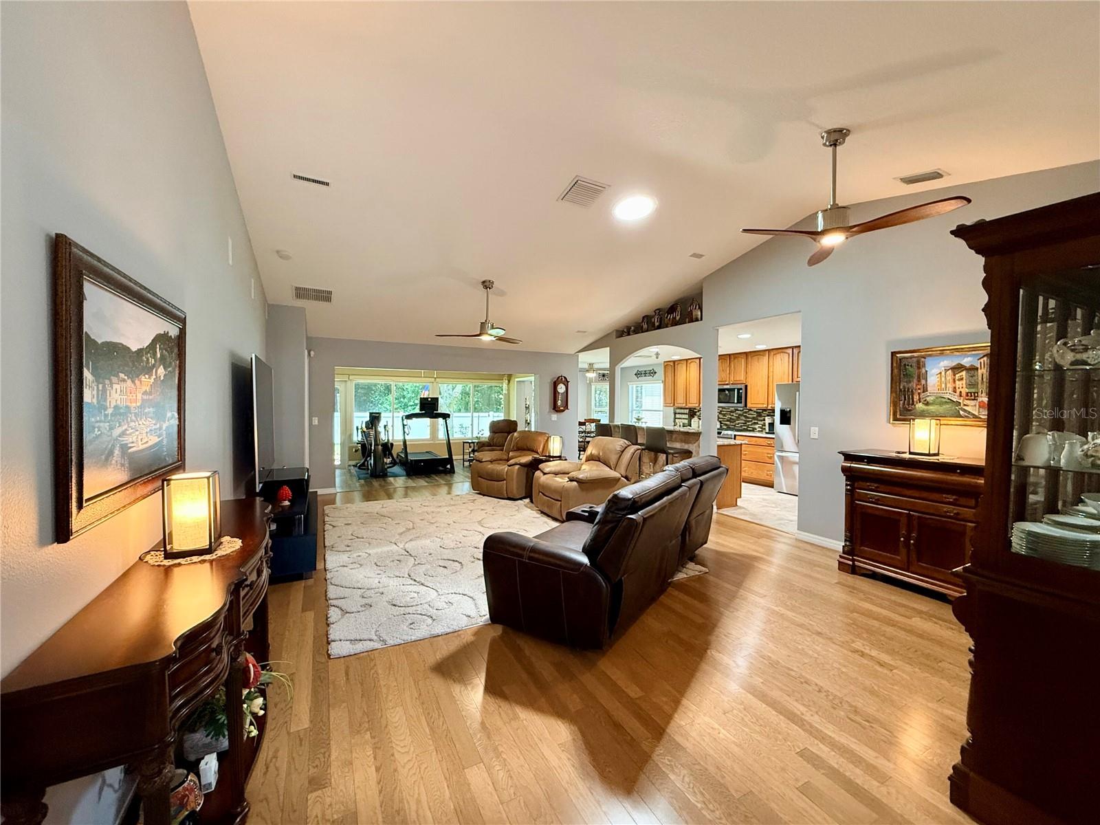 SUMMERGLEN - Residential