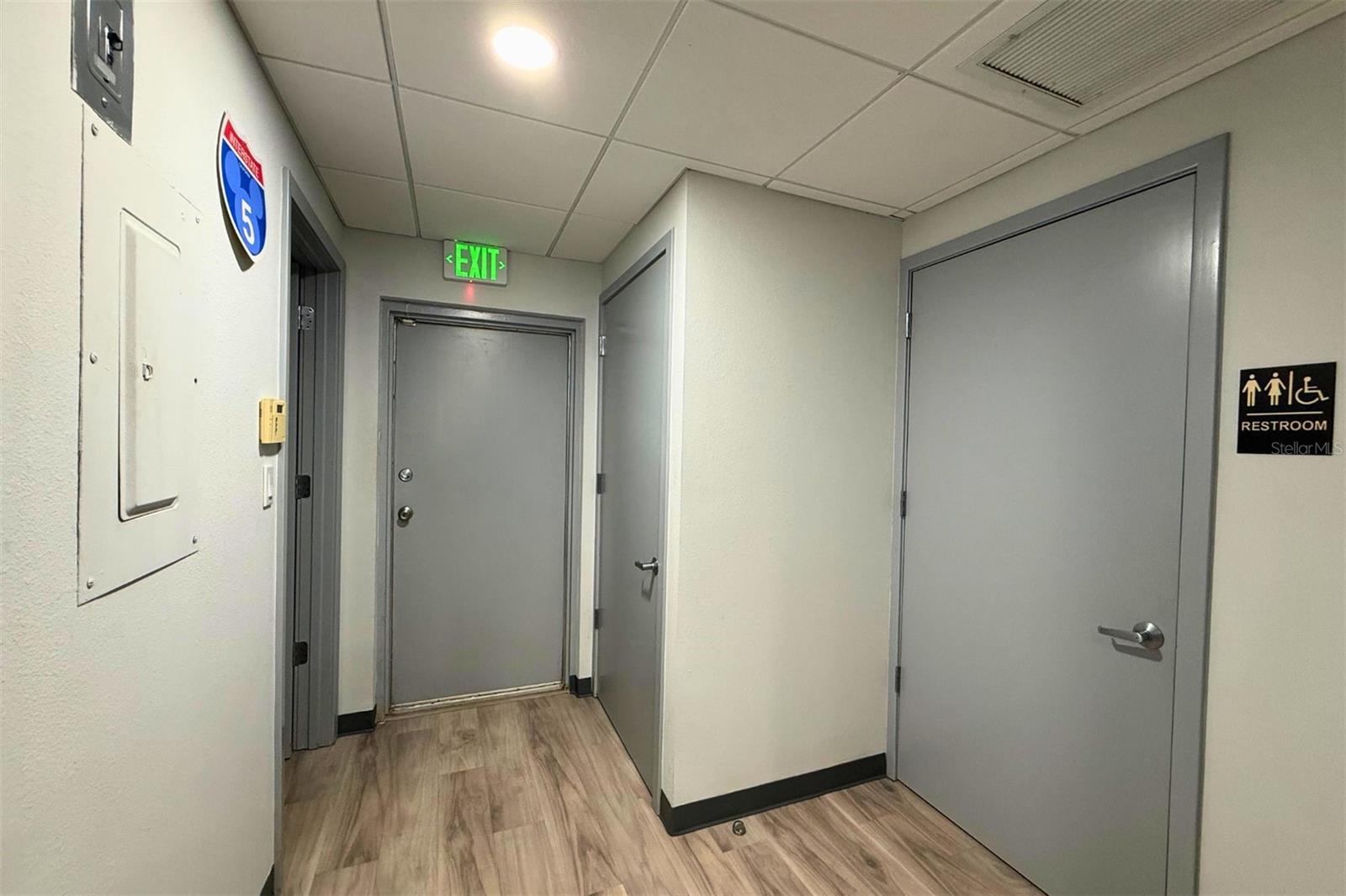 SOUTH GATE - Commercial Sale