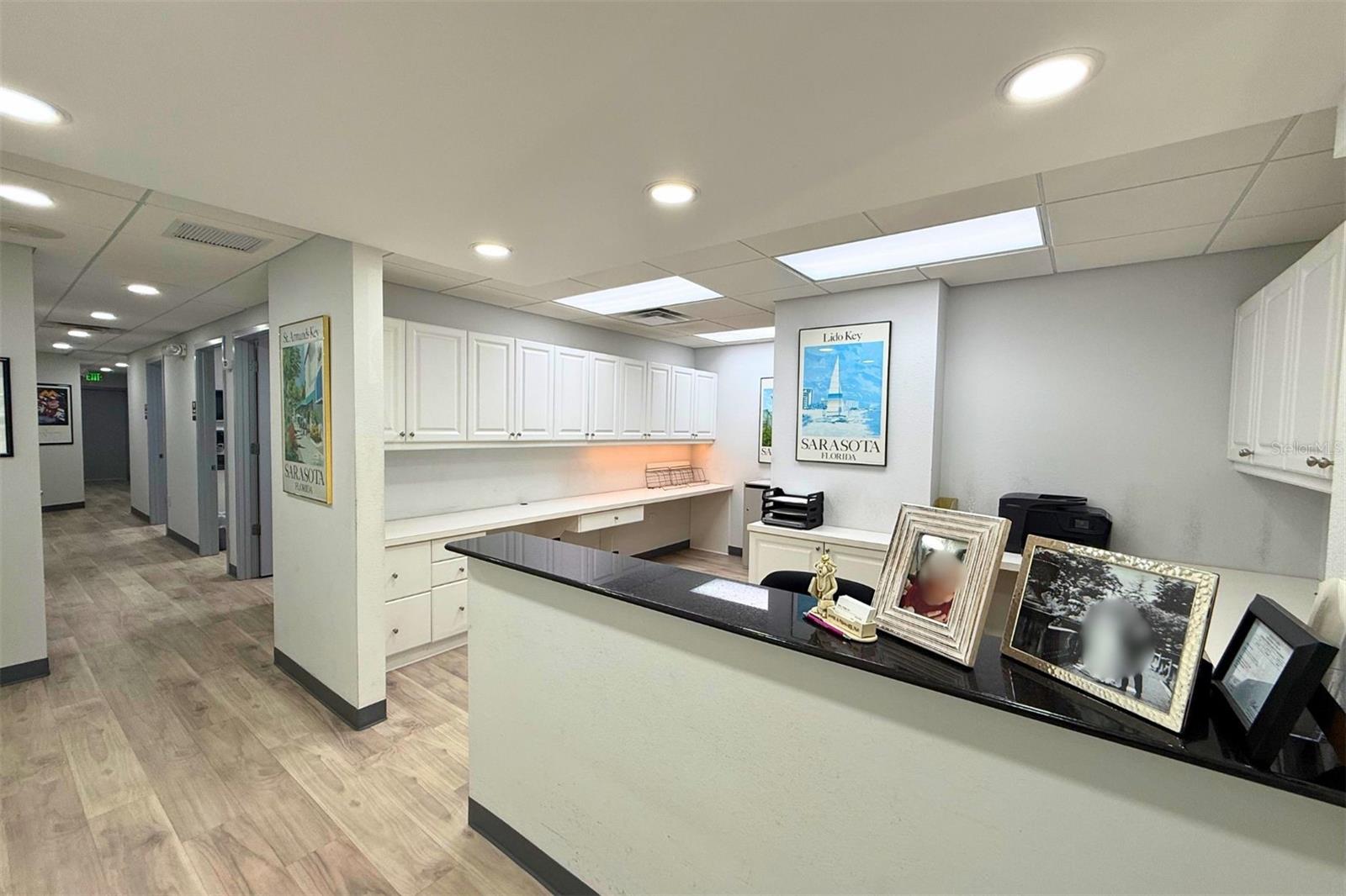 SOUTH GATE - Commercial Sale
