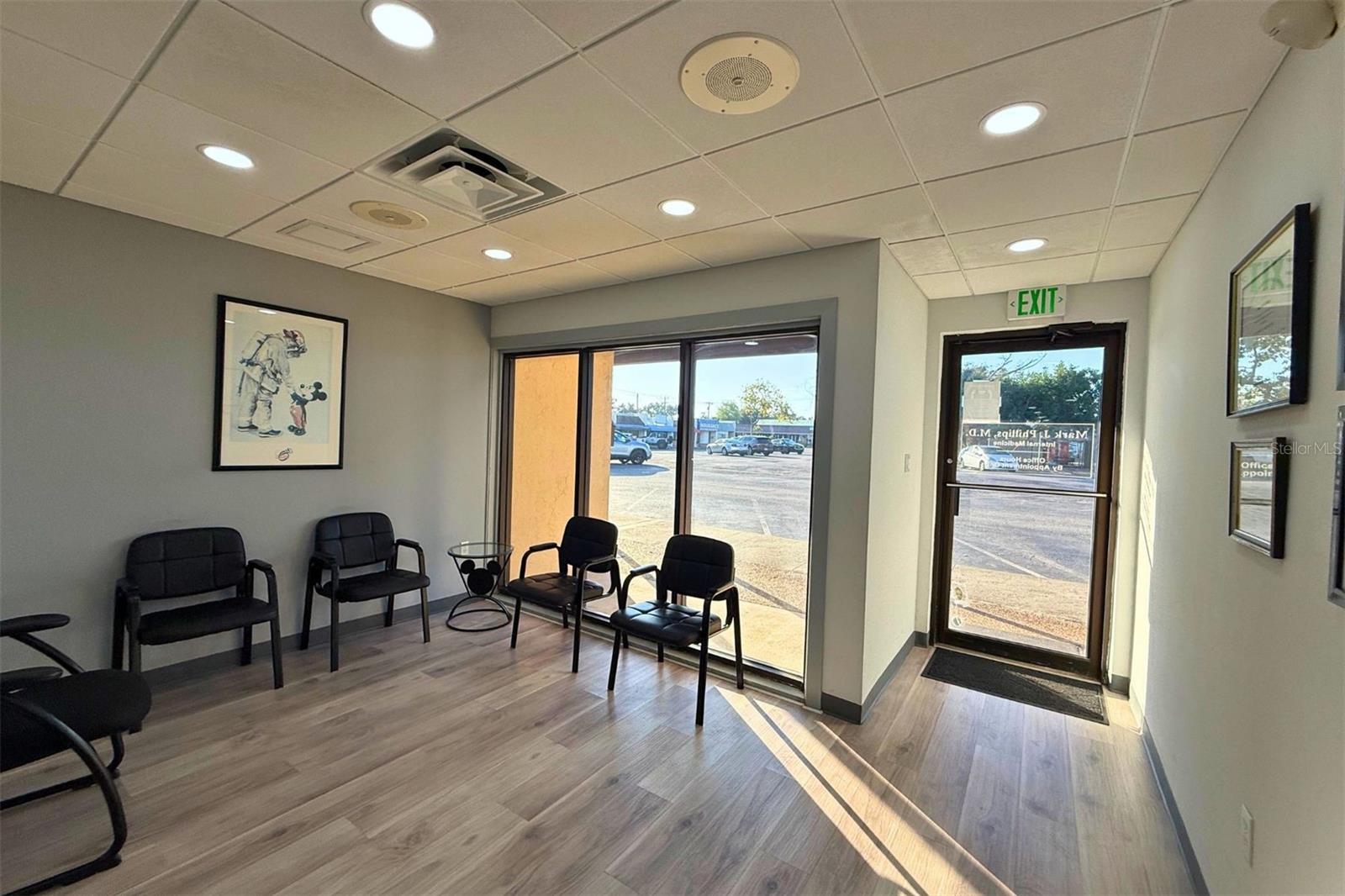 SOUTH GATE - Commercial Sale