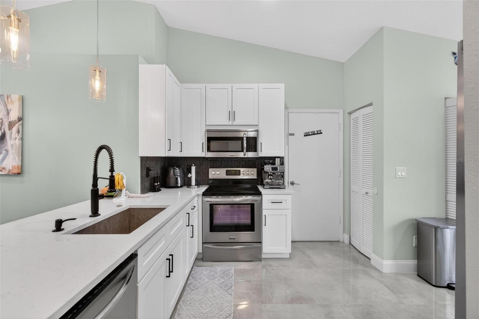 FRANKLIN SQUARE EAST - Residential