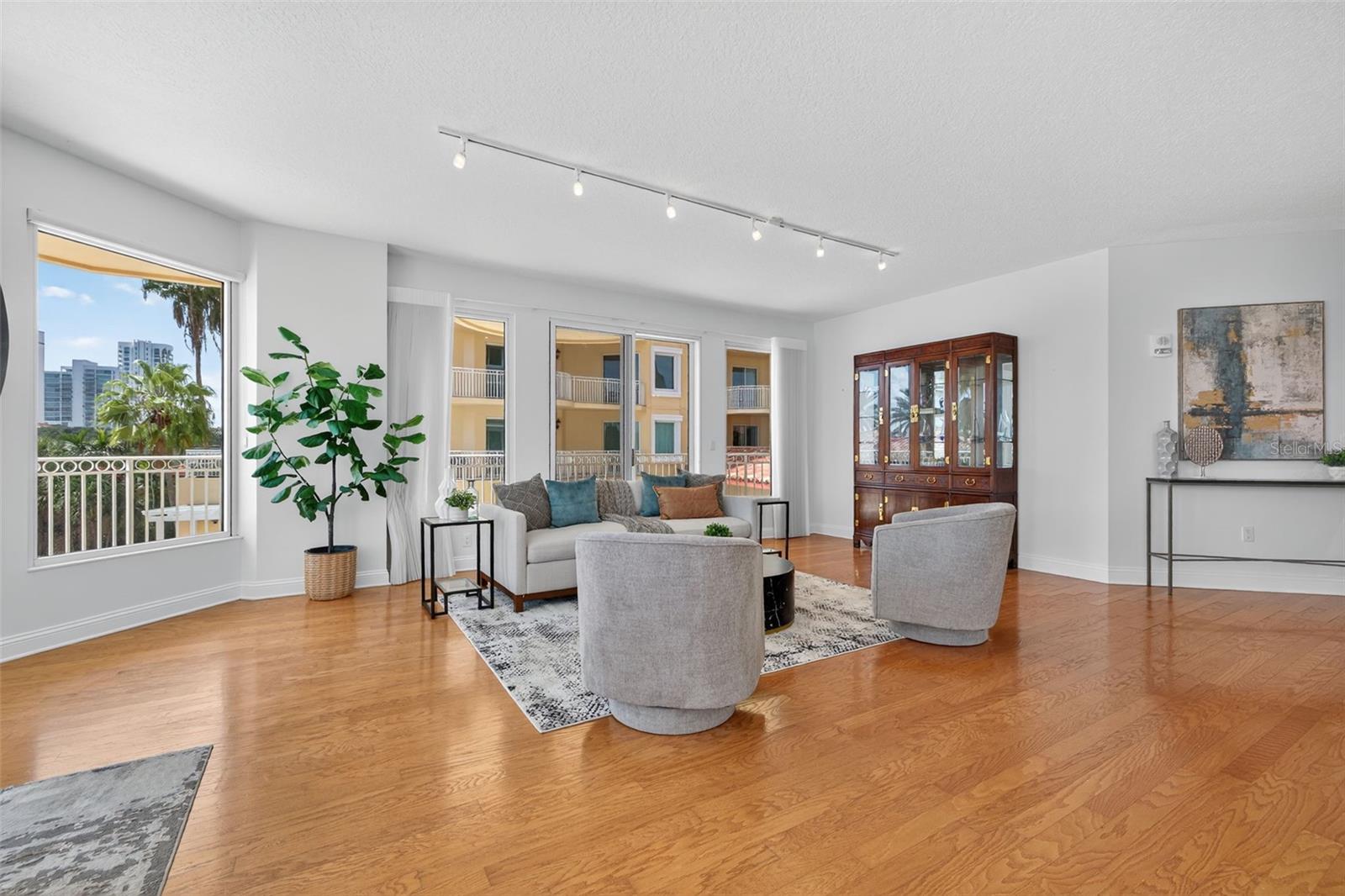 VINOY PLACE CONDO - Residential Lease