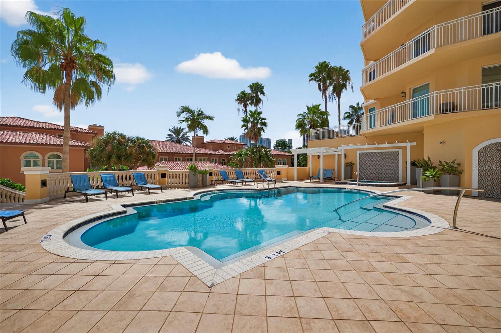 VINOY PLACE CONDO - Residential Lease