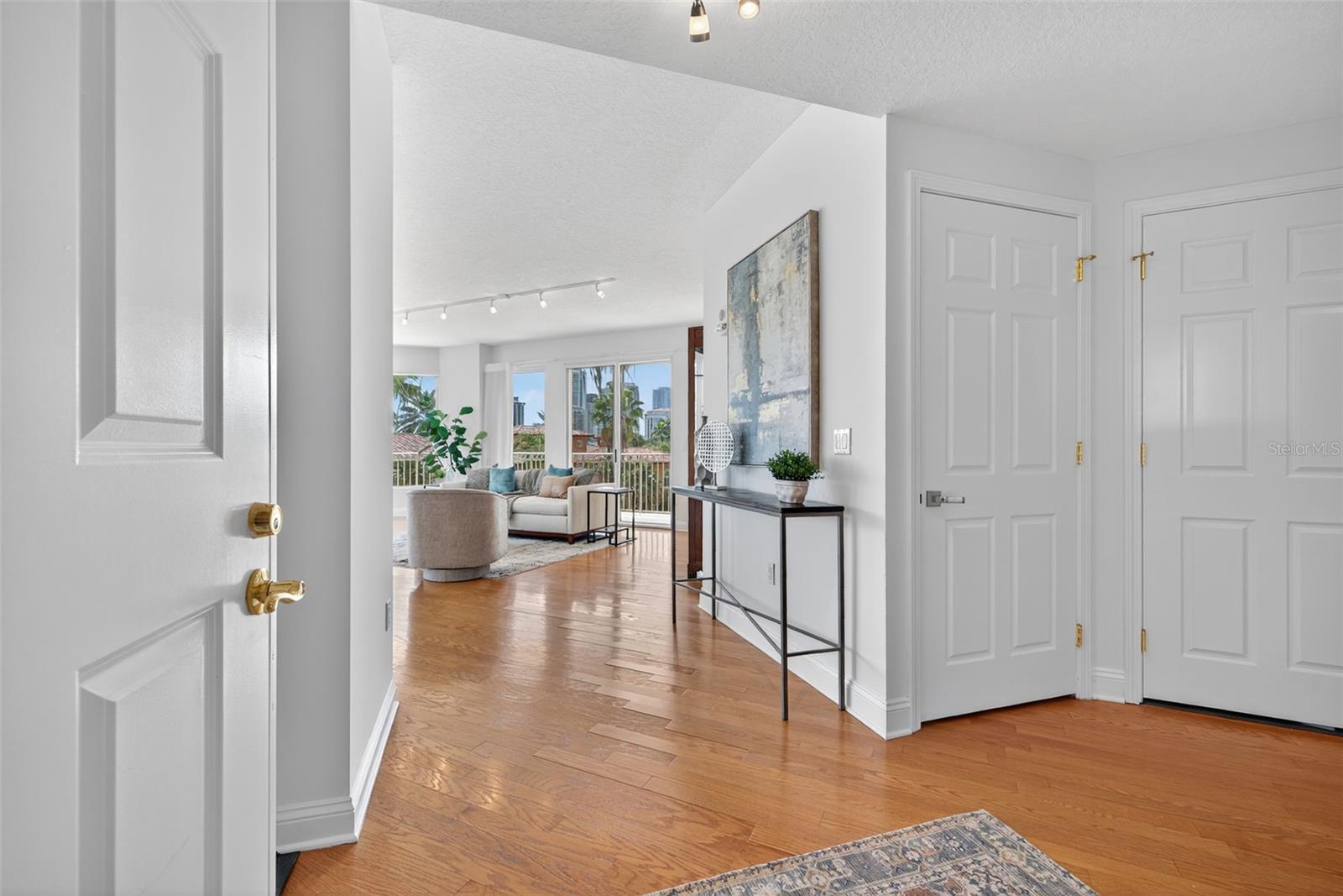 VINOY PLACE CONDO - Residential Lease