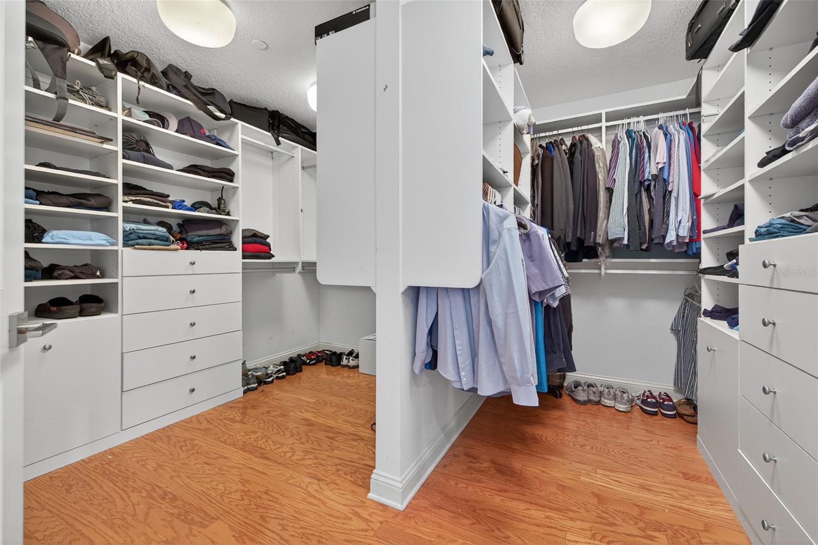 VINOY PLACE CONDO - Residential Lease