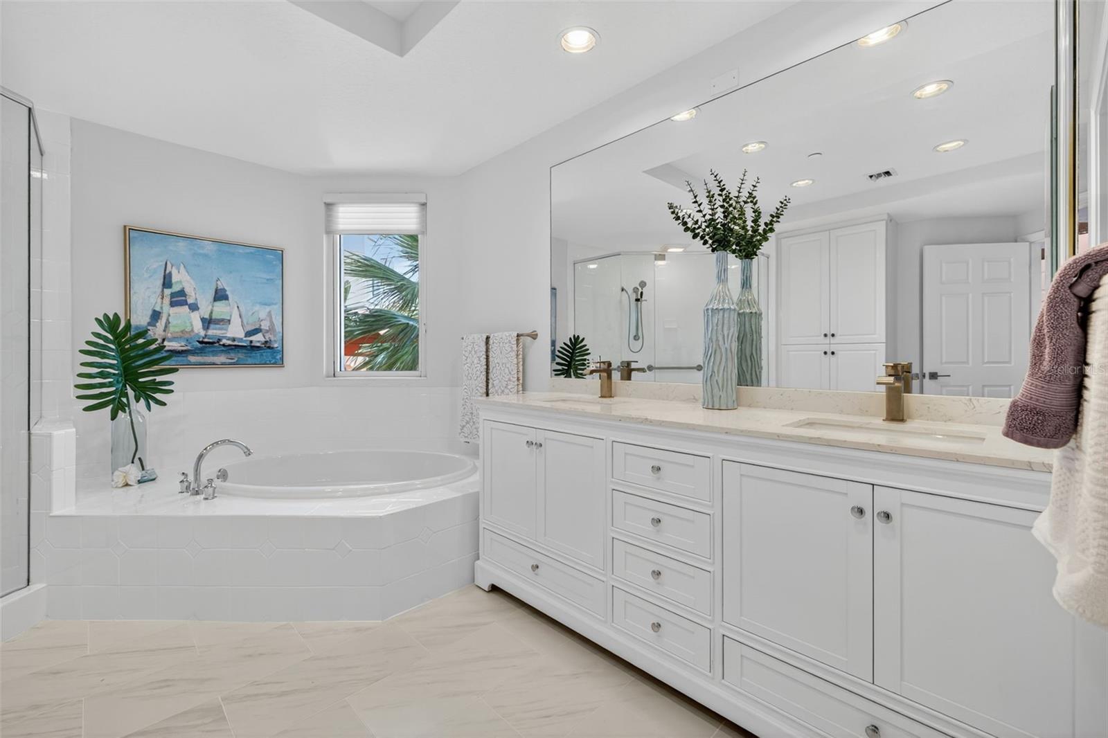 VINOY PLACE CONDO - Residential Lease