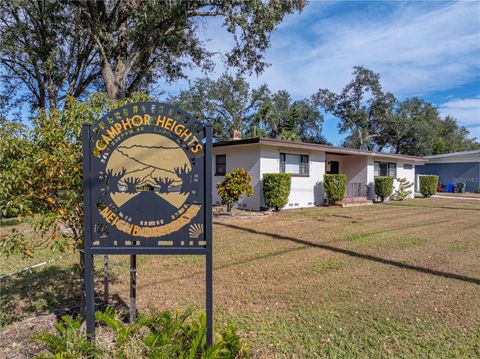 A home in LAKELAND