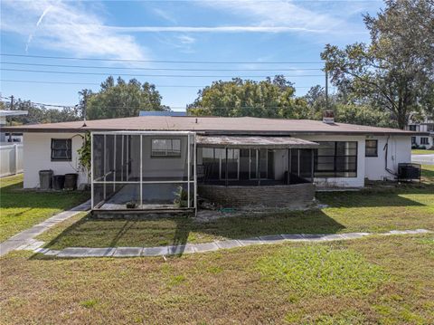 A home in LAKELAND