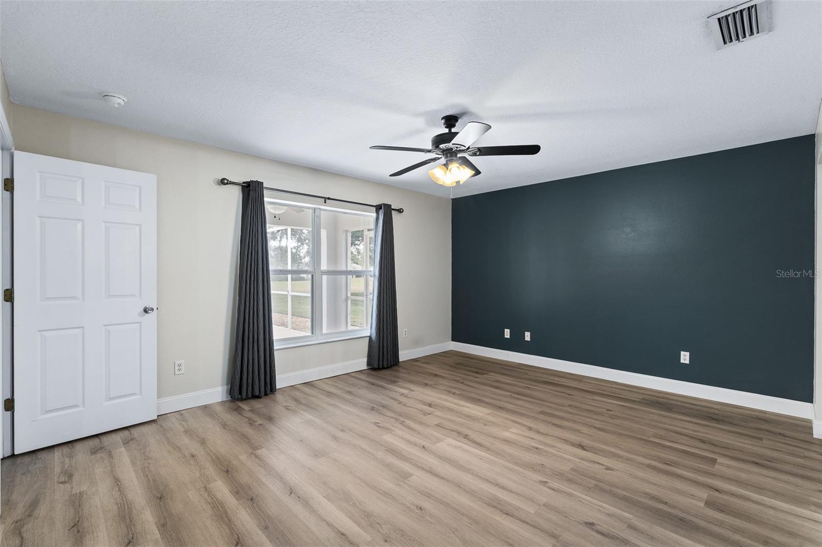 PINE LAKES - Residential