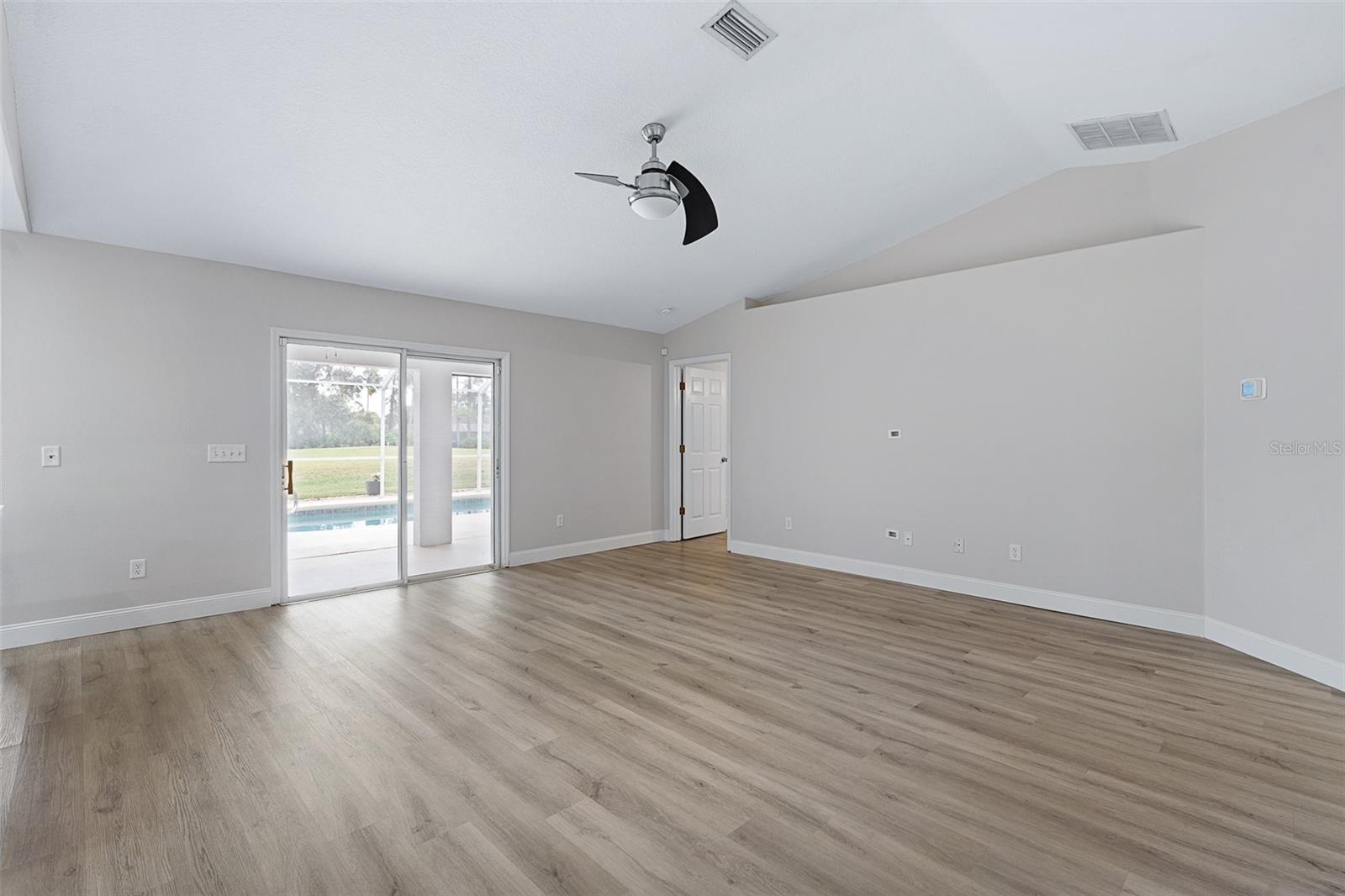 PINE LAKES - Residential