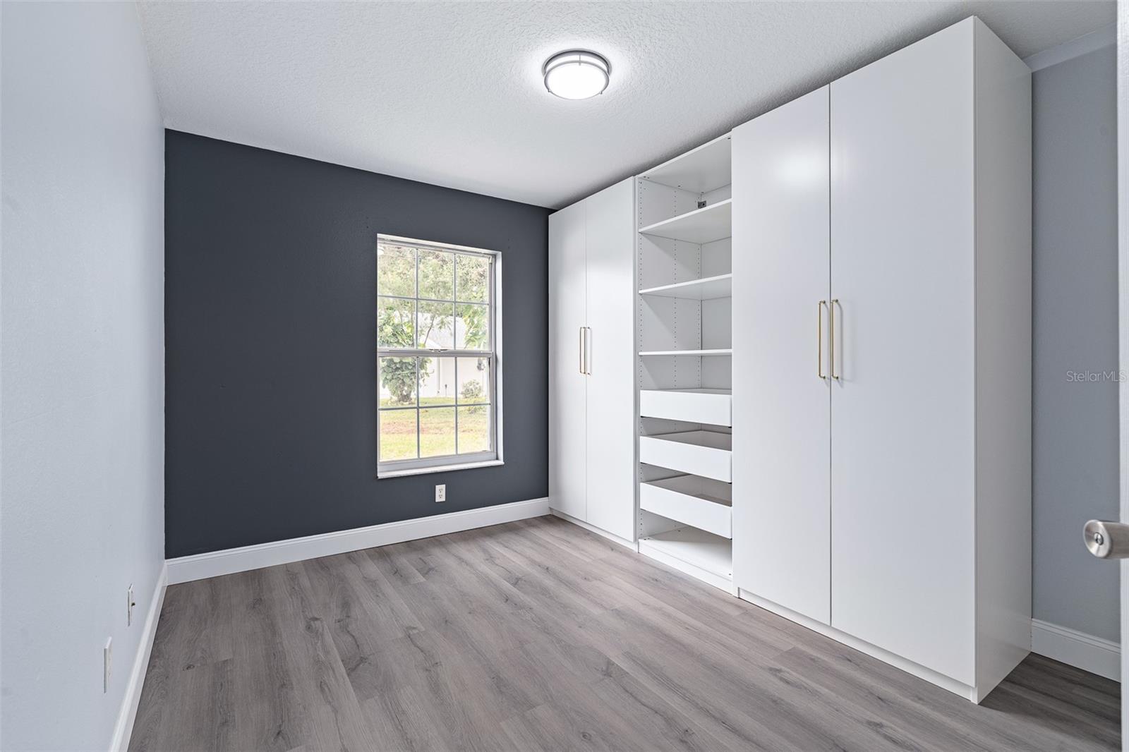 PINE LAKES - Residential