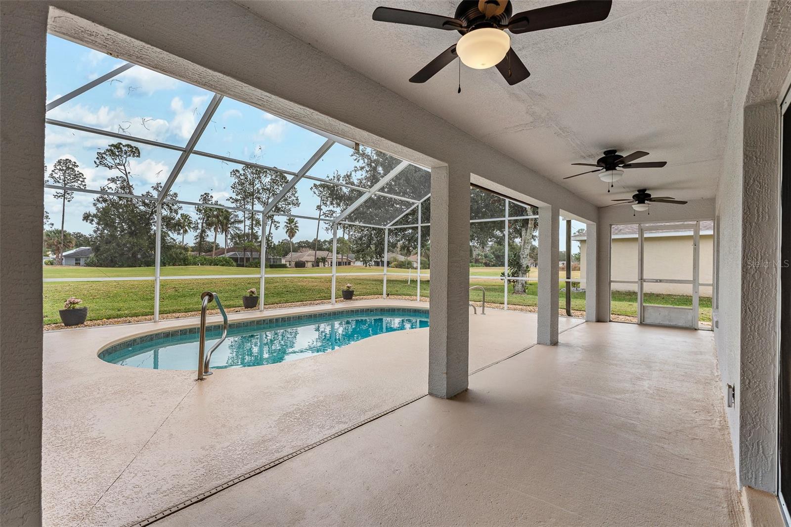 PINE LAKES - Residential