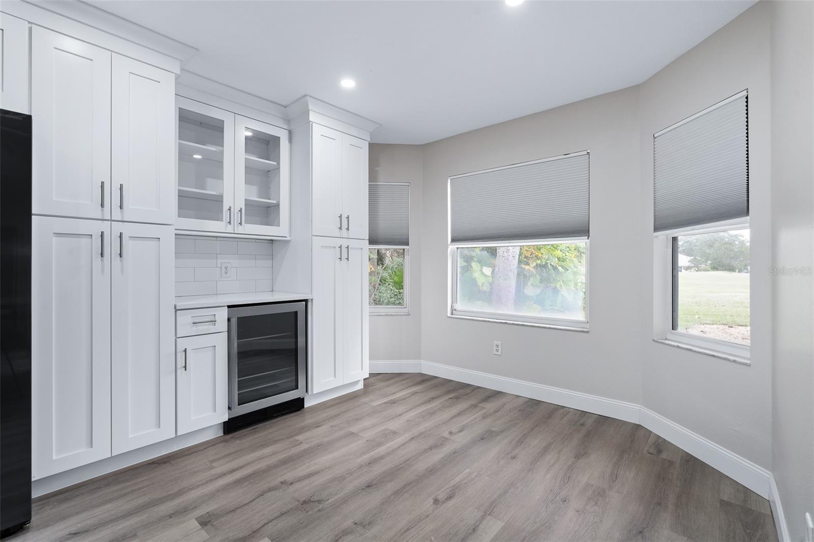 PINE LAKES - Residential