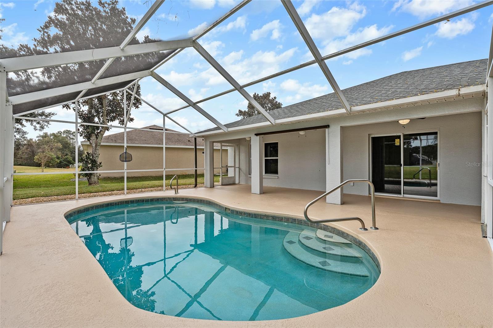 PINE LAKES - Residential