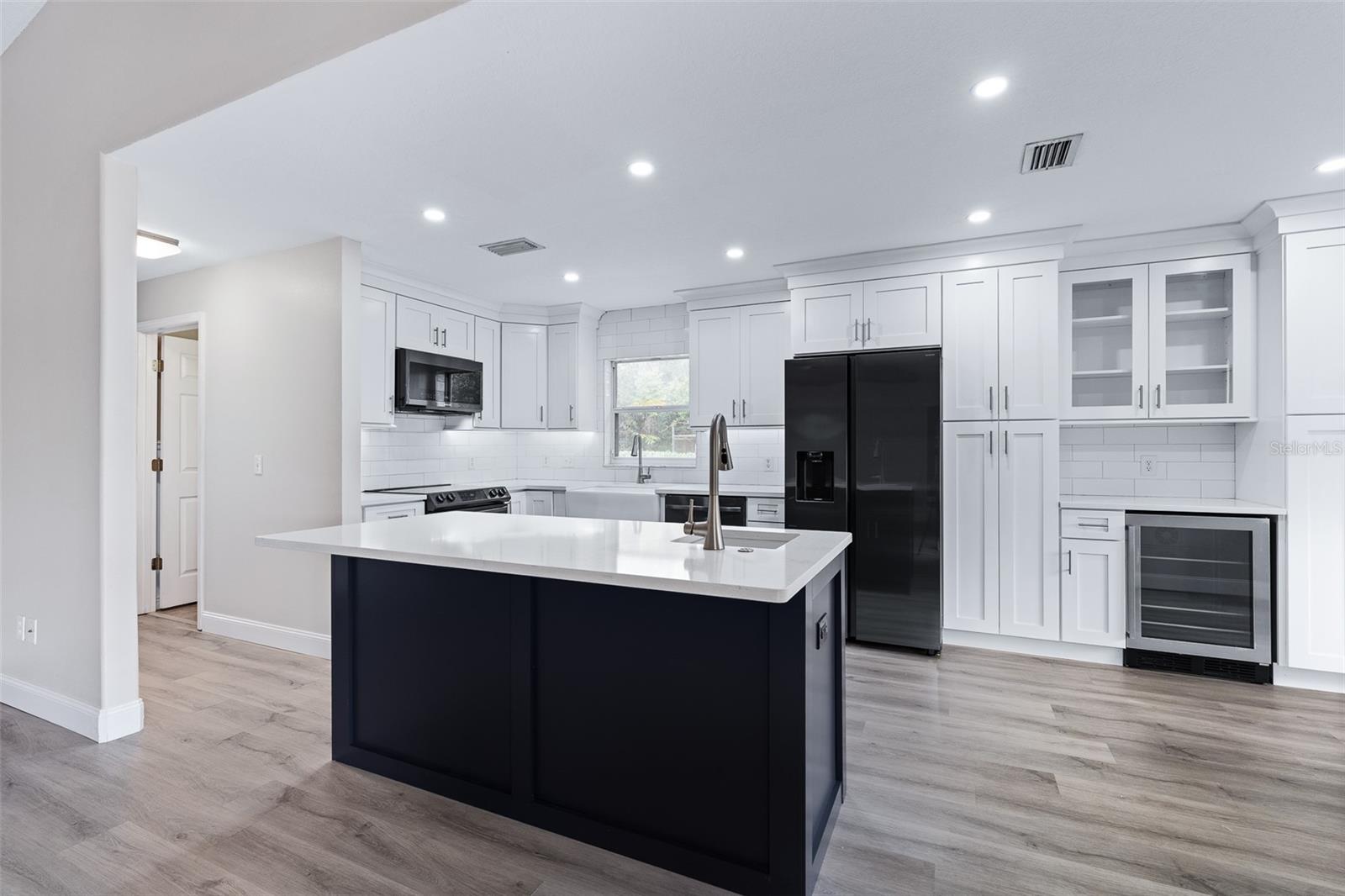 PINE LAKES - Residential