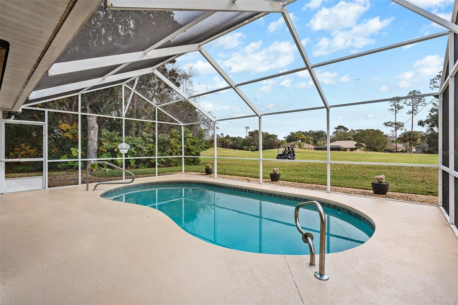 PINE LAKES - Residential