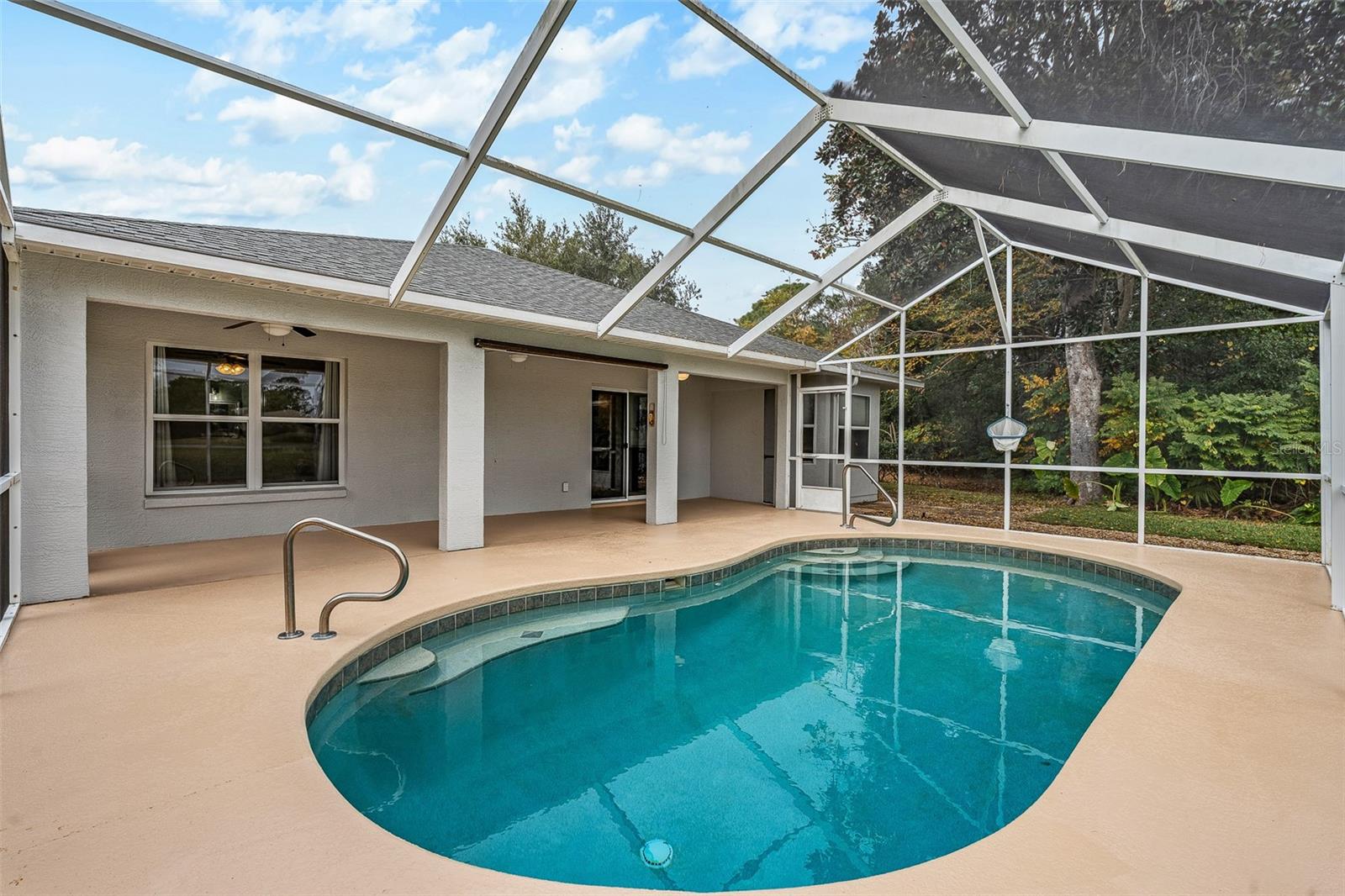 PINE LAKES - Residential