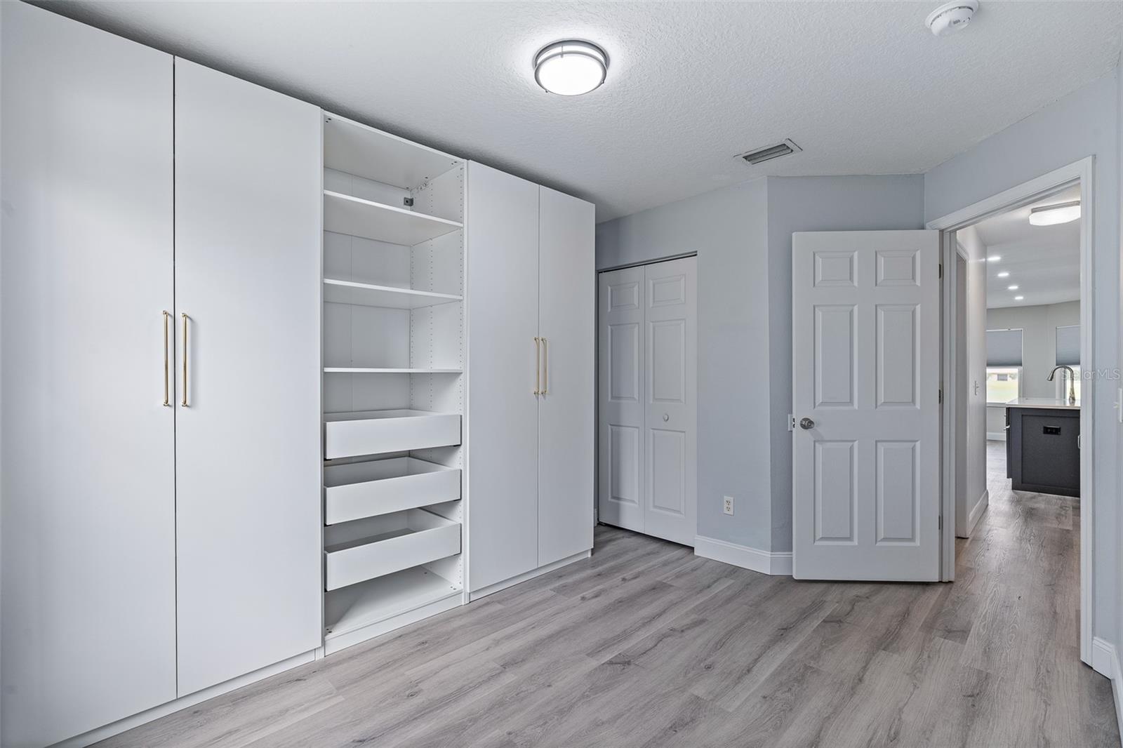 PINE LAKES - Residential