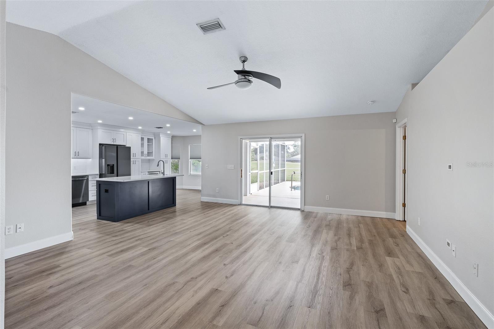 PINE LAKES - Residential