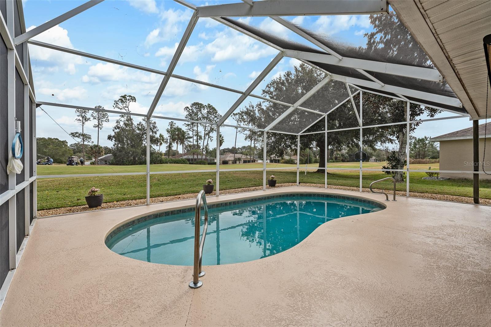 PINE LAKES - Residential