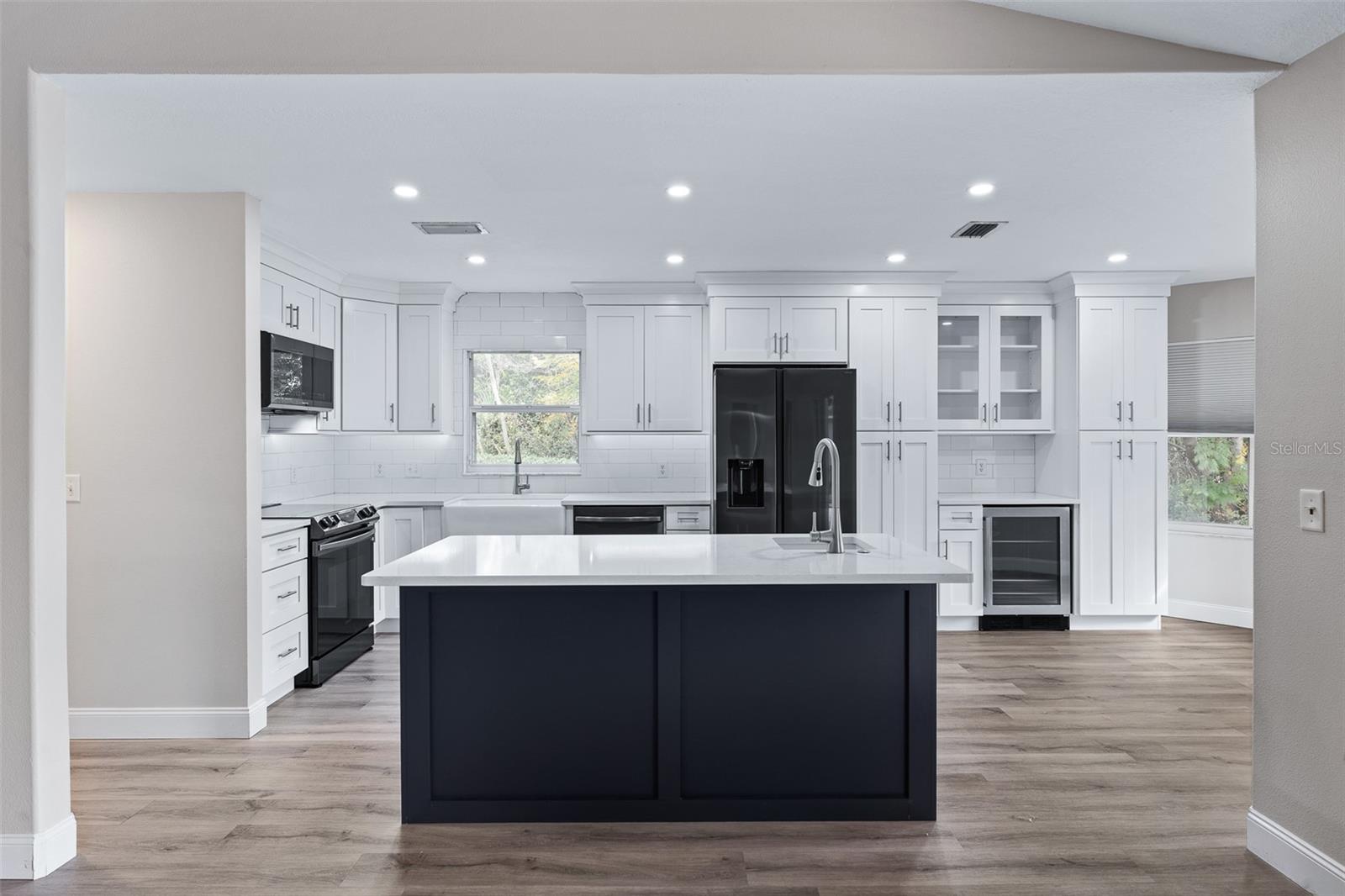 PINE LAKES - Residential