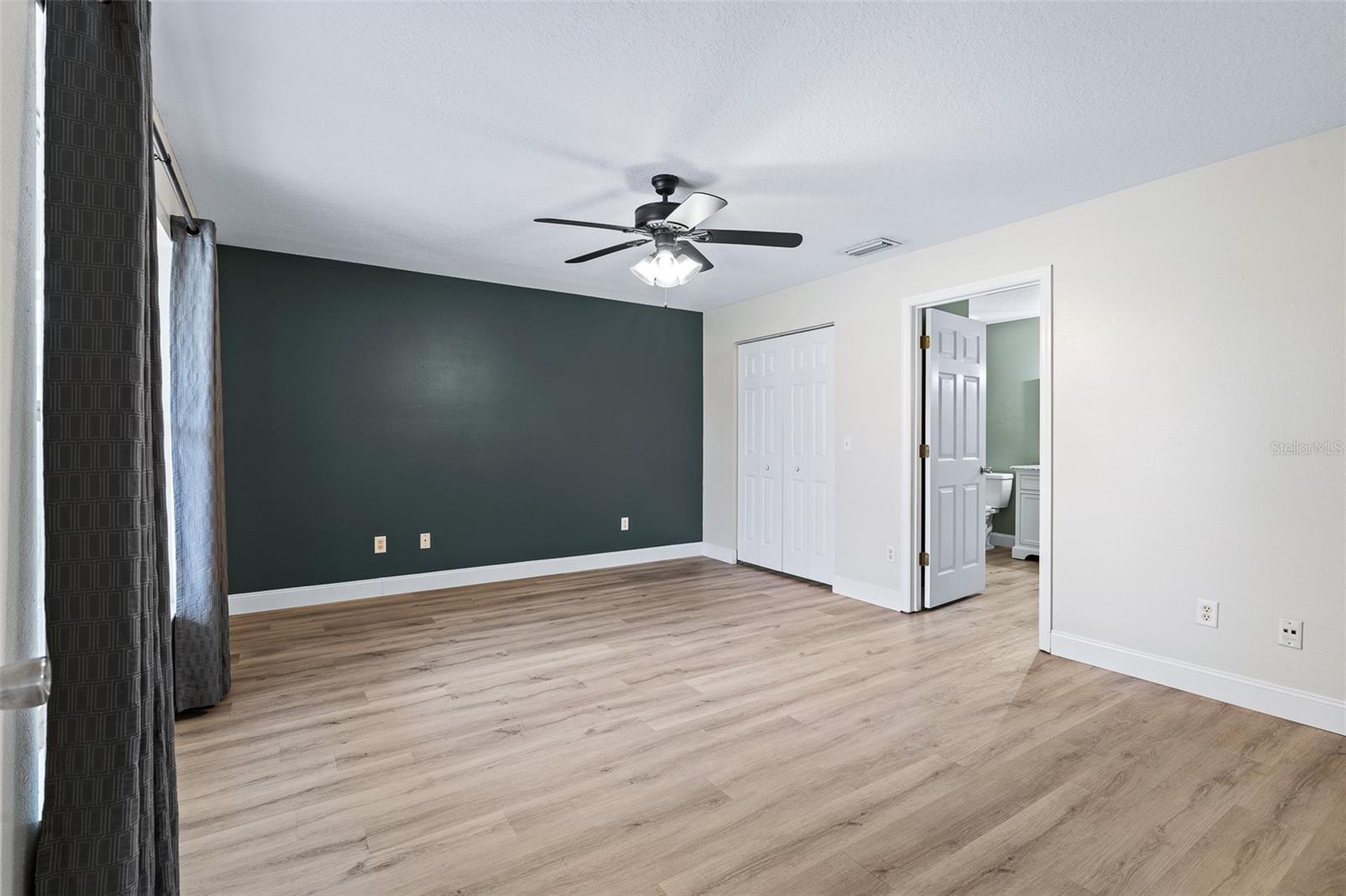 PINE LAKES - Residential