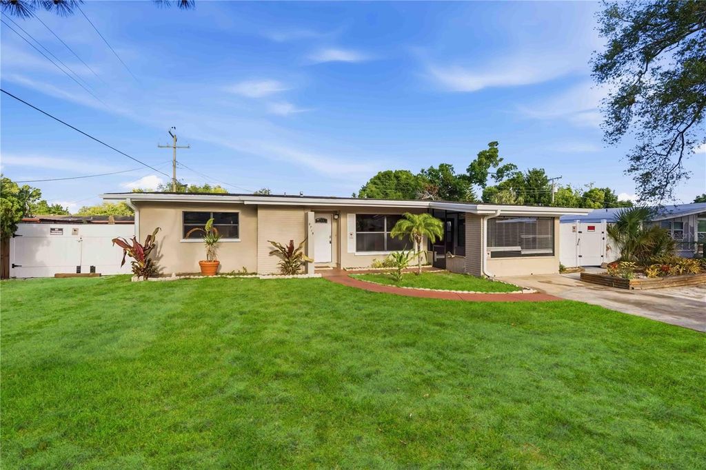 Photo of 2715 Ingot Place, Sarasota, FL 34235 (MLS # A4689697)